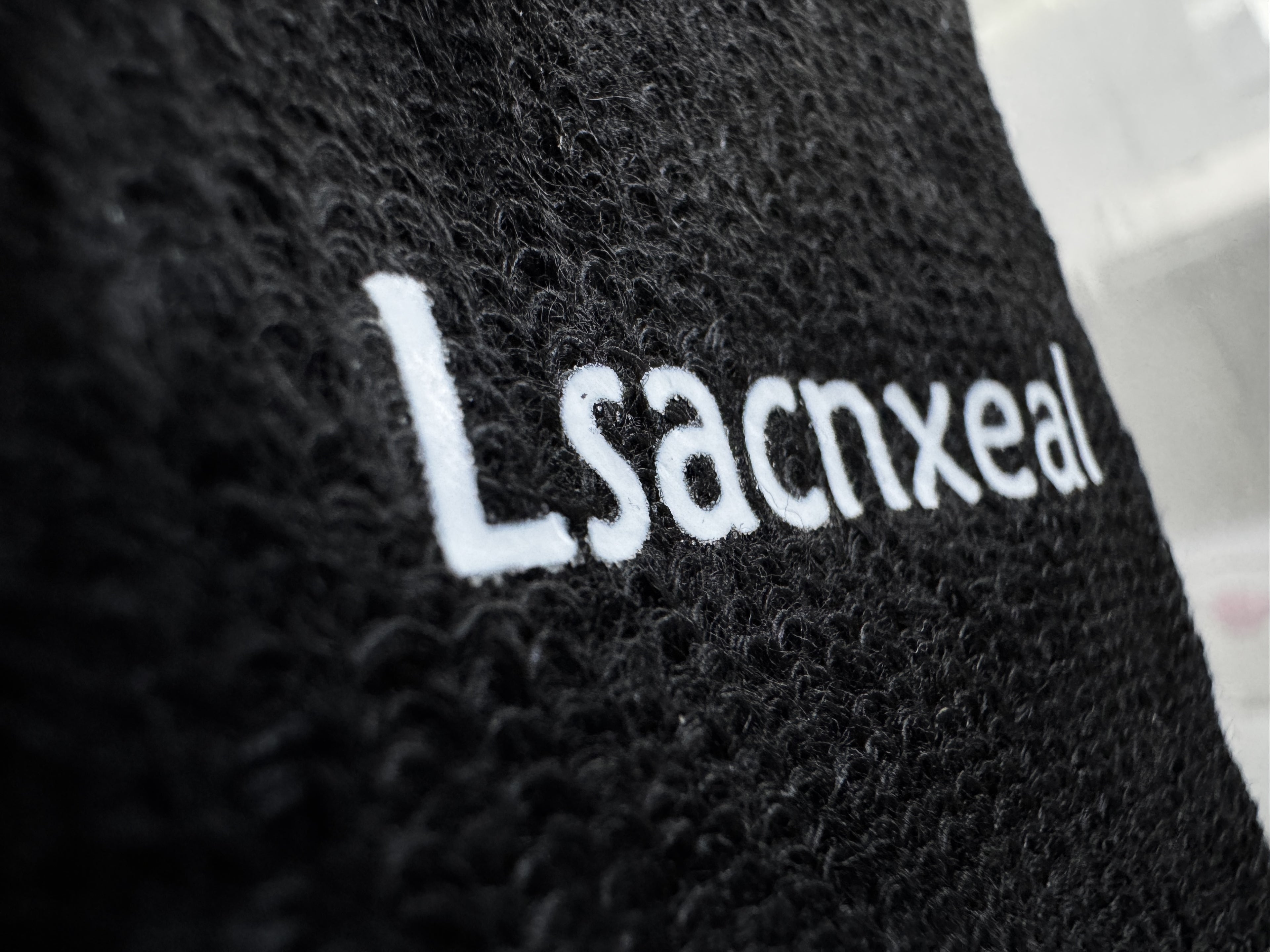 Lsacnxeal  Athletic protective wrist pads for skateboarding（BLACK）