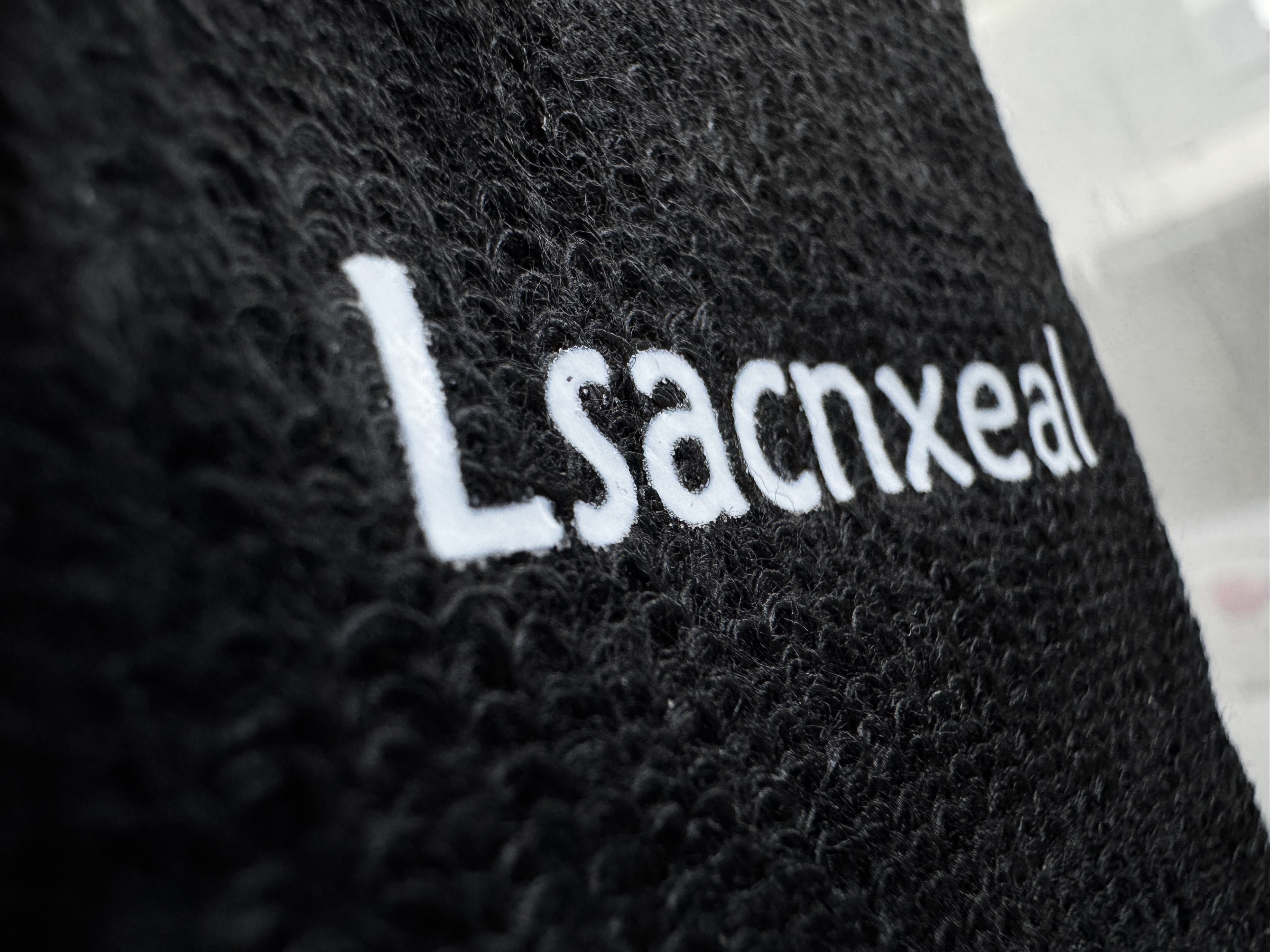Lsacnxeal  Athletic protective wrist pads for skateboarding（BLACK）
