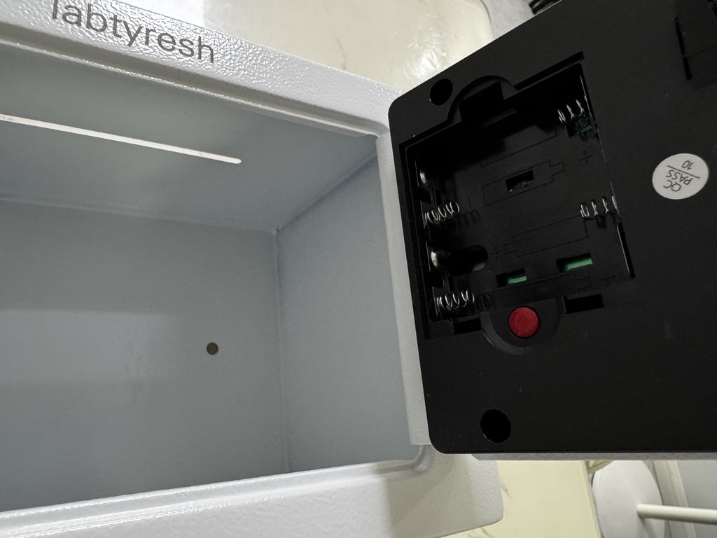 Iabtyresh  Safes  home safe Password with lock  piggy bank (white)