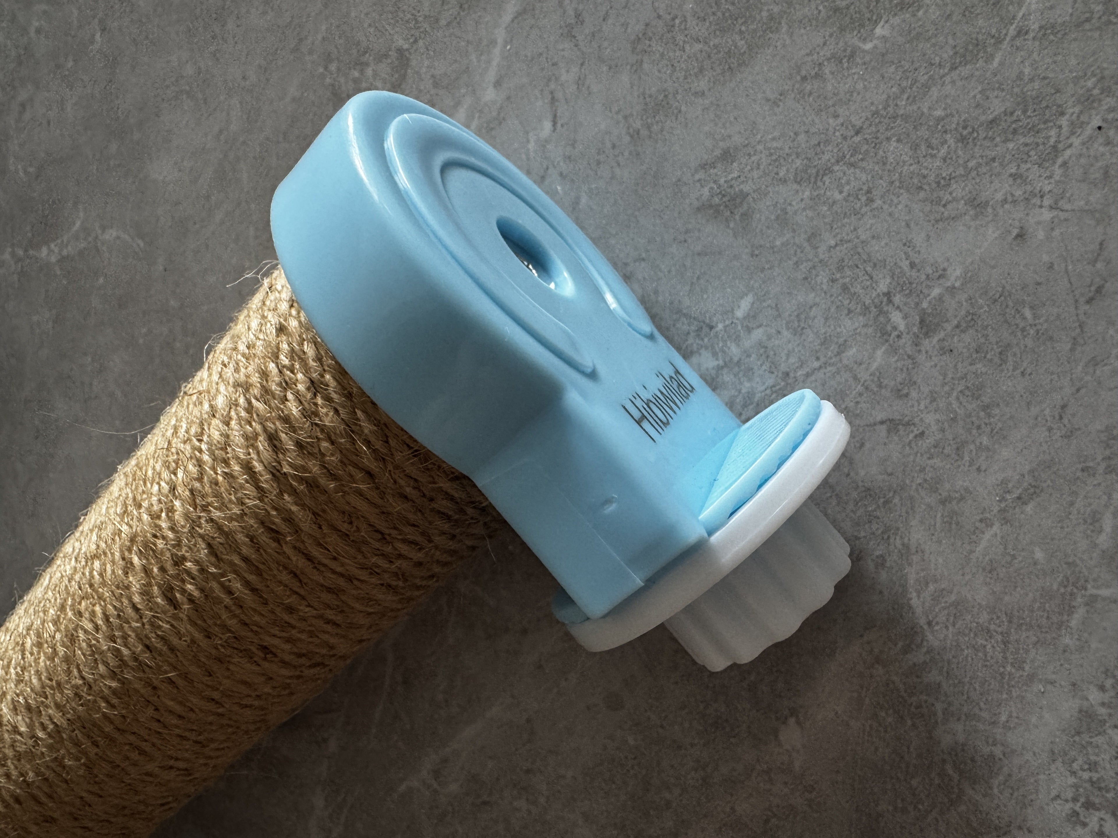Hibiwilad Scratching posts for cats-Cat scratch rod - cage specific   Vertical sisal cat scratching post