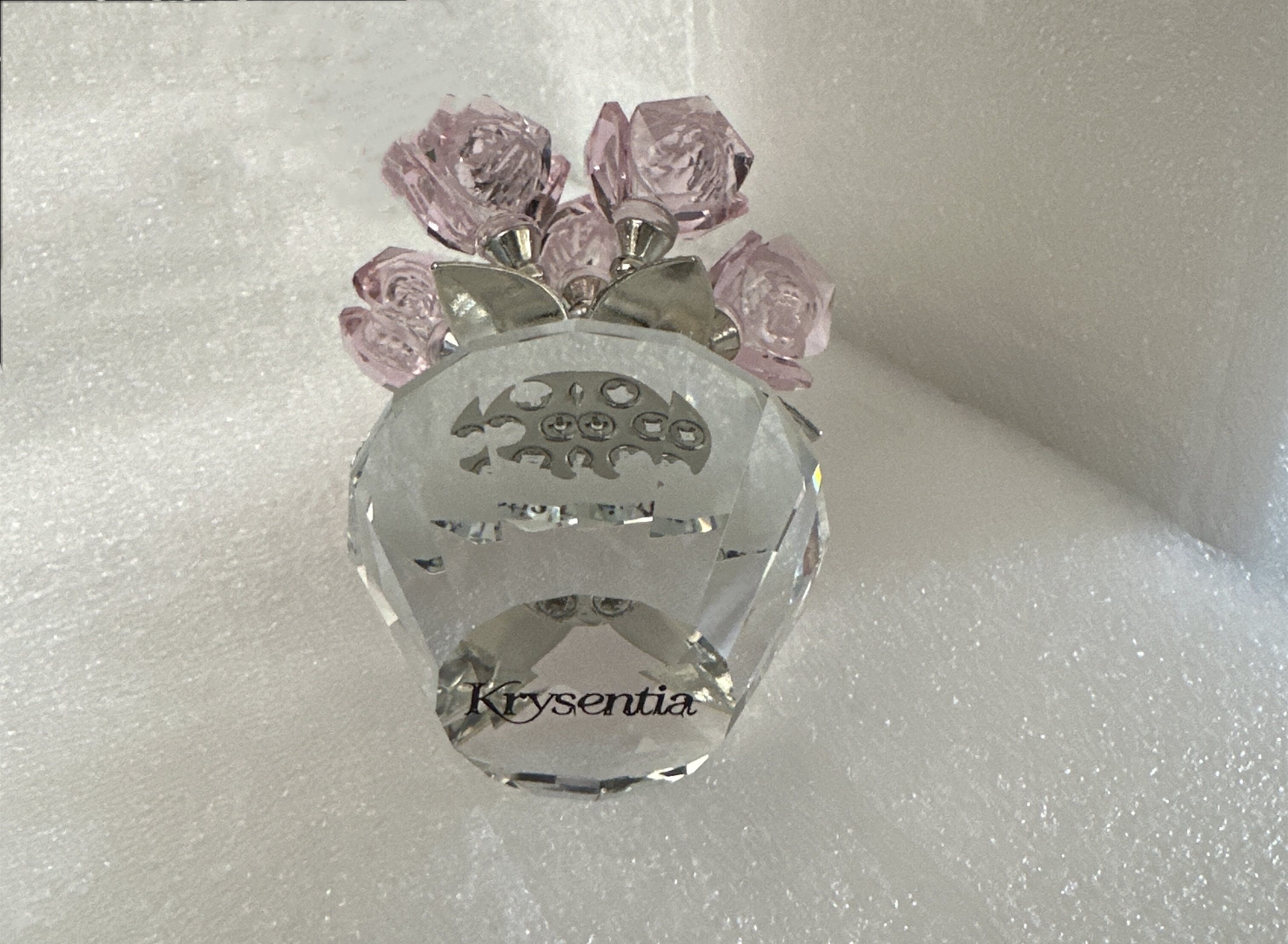Krysentia Pink Crystal Rose Flower Figurine Decor,  Handcrafted Sparkle Crystal Bouquet with Diamond-Cut K9 Crystal Vase Base, Romantic Tabletop Ornament for Home Bedroom Office