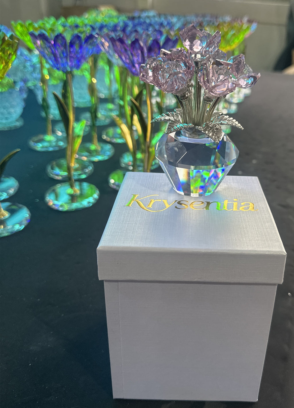 Krysentia Pink Crystal Rose Flower Figurine Decor,  Handcrafted Sparkle Crystal Bouquet with Diamond-Cut K9 Crystal Vase Base, Romantic Tabletop Ornament for Home Bedroom Office