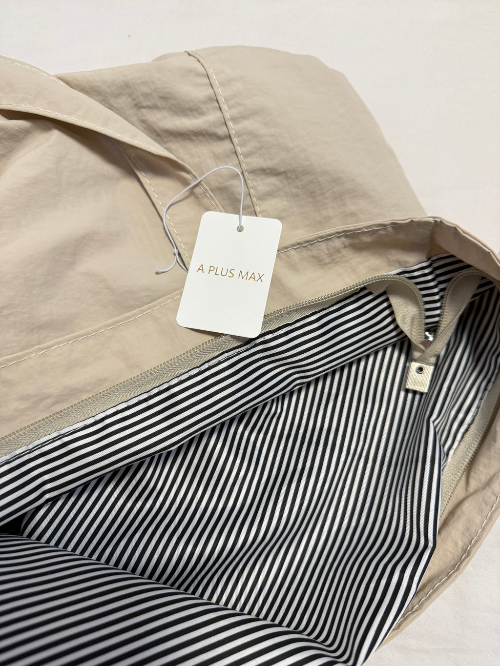 A PLUS MAX Tote bags，Canvas Tote Bag with an External Pocket, Reusable Grocery Shopping Bag, Top Zipper Closure, Daily Essentials